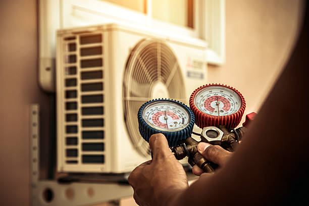 Professional Hvac technician working in Hallsville, MO